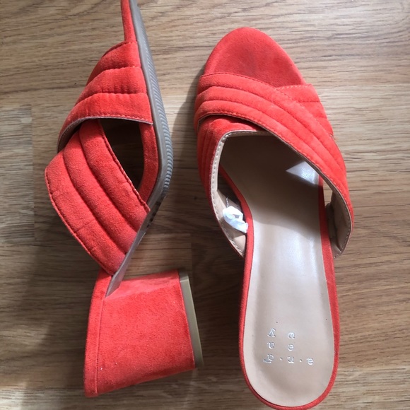 Orange sandals 👡 - Picture 2 of 3